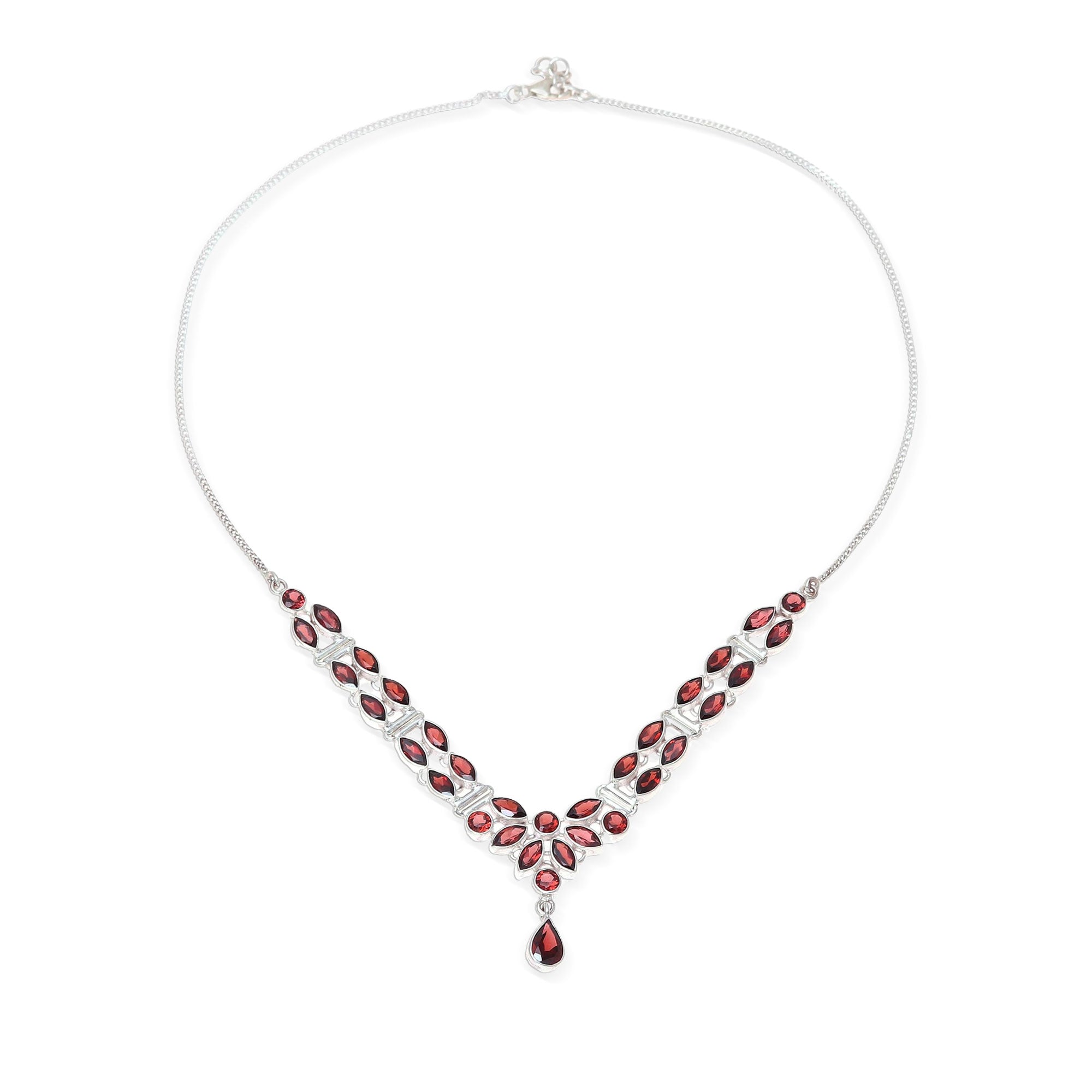 Evening in Delhi - 17-Carat Garnet Pendant Necklace from India