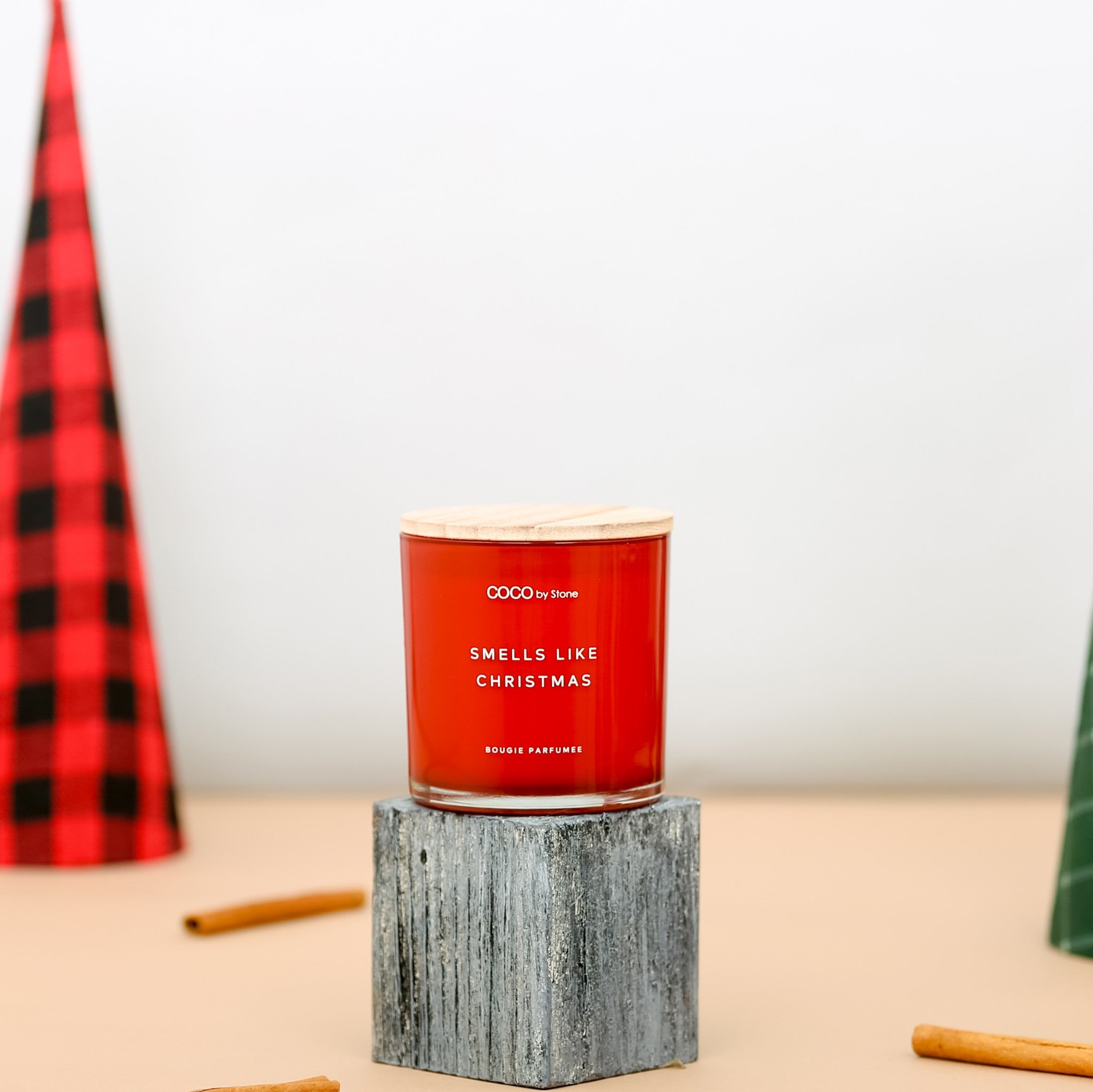 The Seasonal Candle in 15oz (Select from 3 Scents)