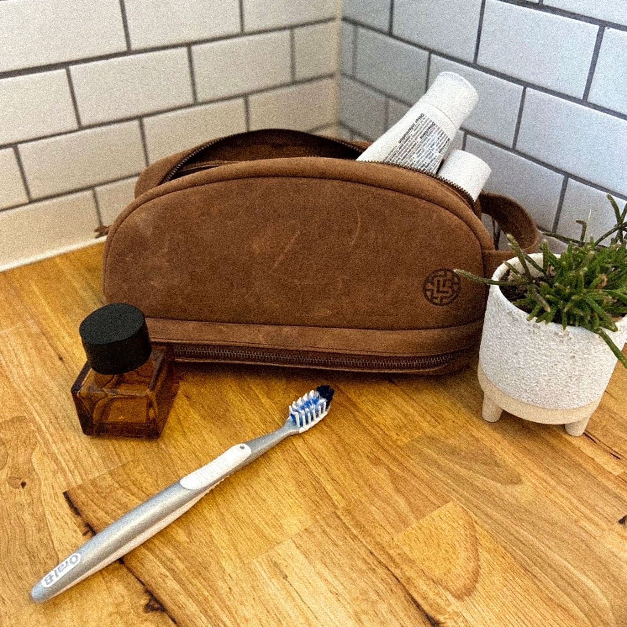 Explorer Dopp Kit