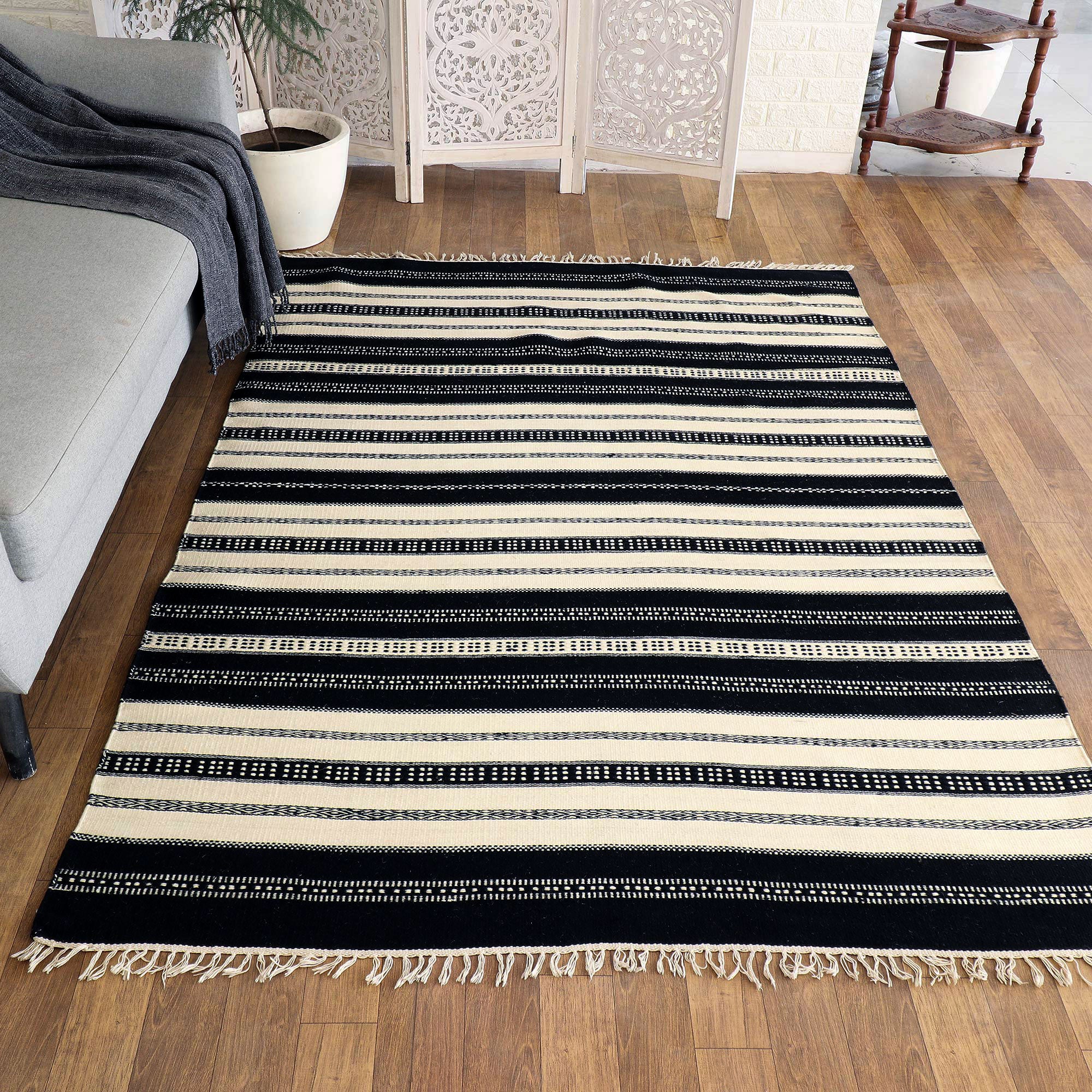 Ivory Lines - Handloomed Striped Wool Area Rug in Ivory and Black (5x8)