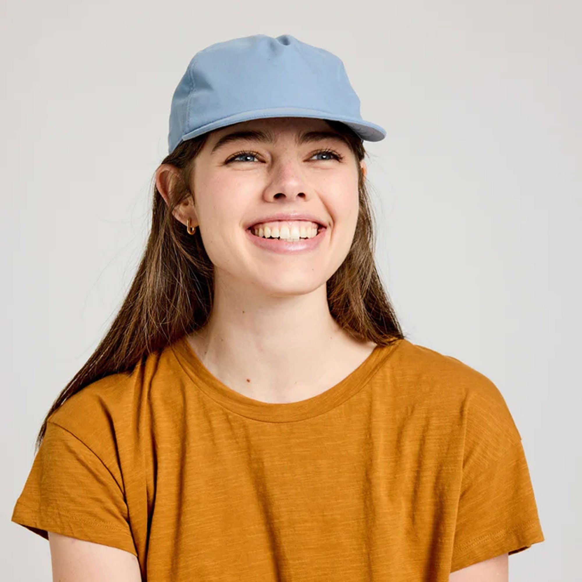 Performance Hat in Slate - Ethical Gifts for Active Individuals