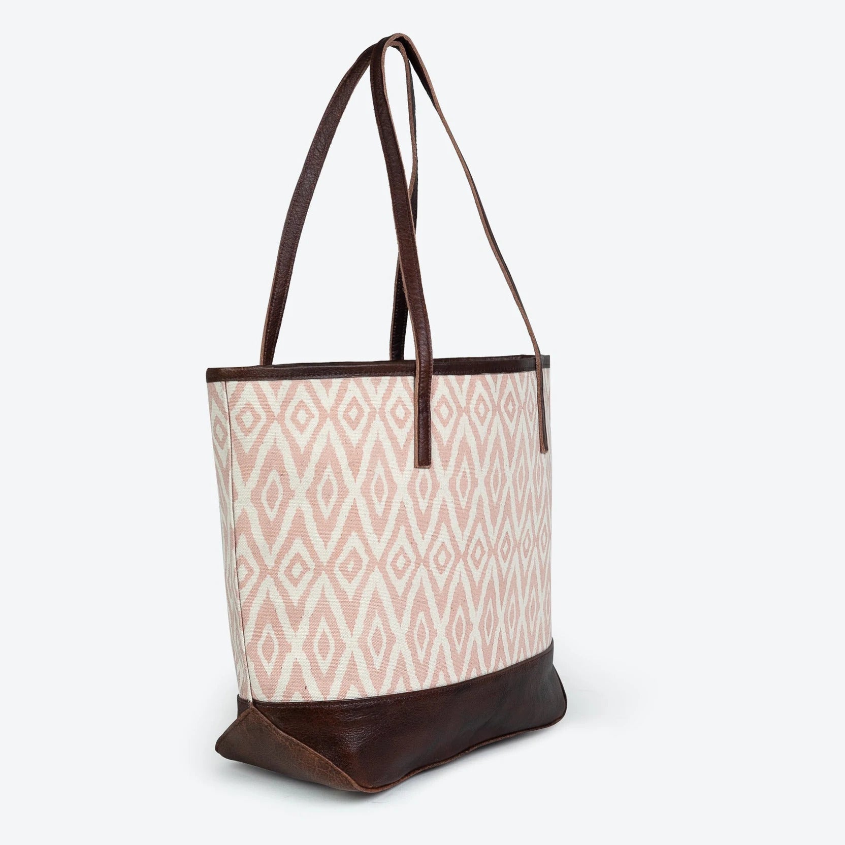 Agaja Tote bag